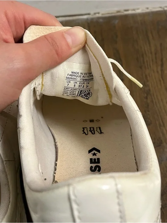 Converse One Star Platform Sneakers in White Patent Leather - Picture 6 of 6